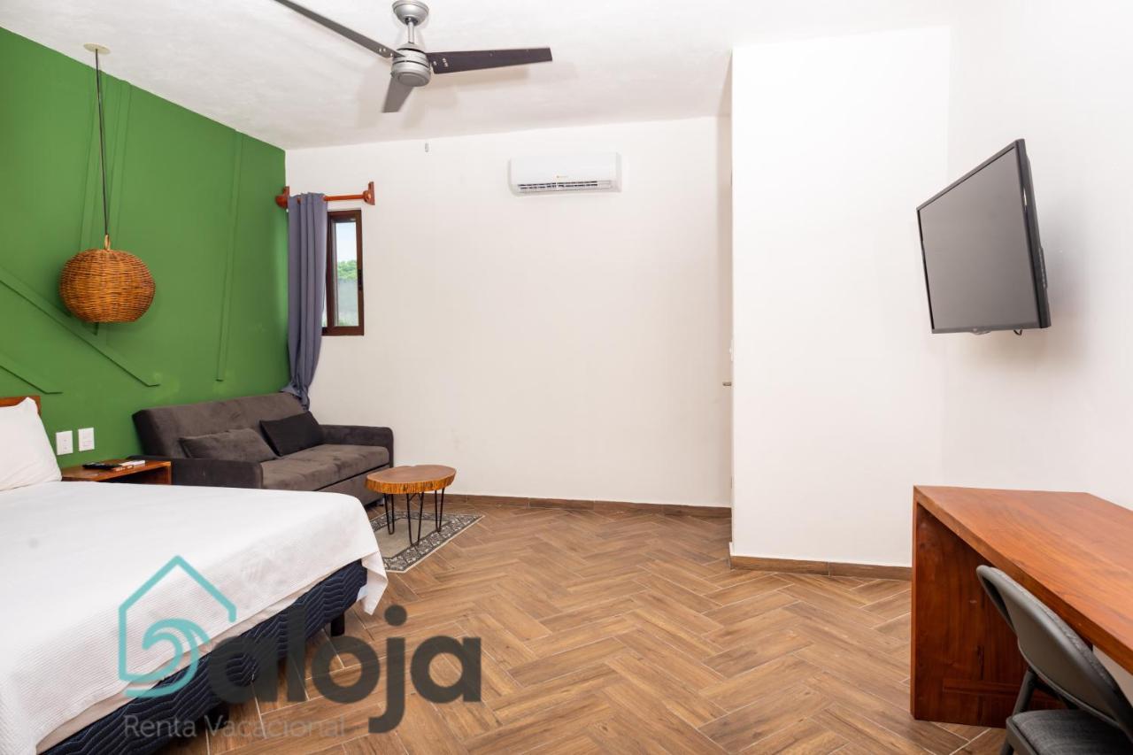 Vica Guest House Con Piscina En La Entrada De La Zona Hotelera Канкун Экстерьер фото