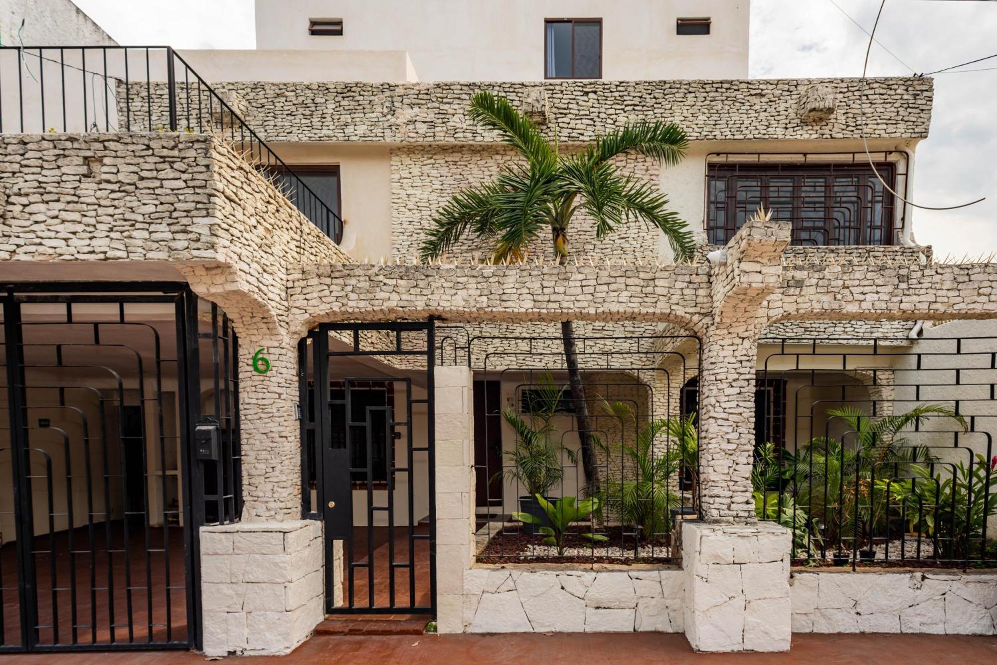 Vica Guest House Con Piscina En La Entrada De La Zona Hotelera Канкун Экстерьер фото