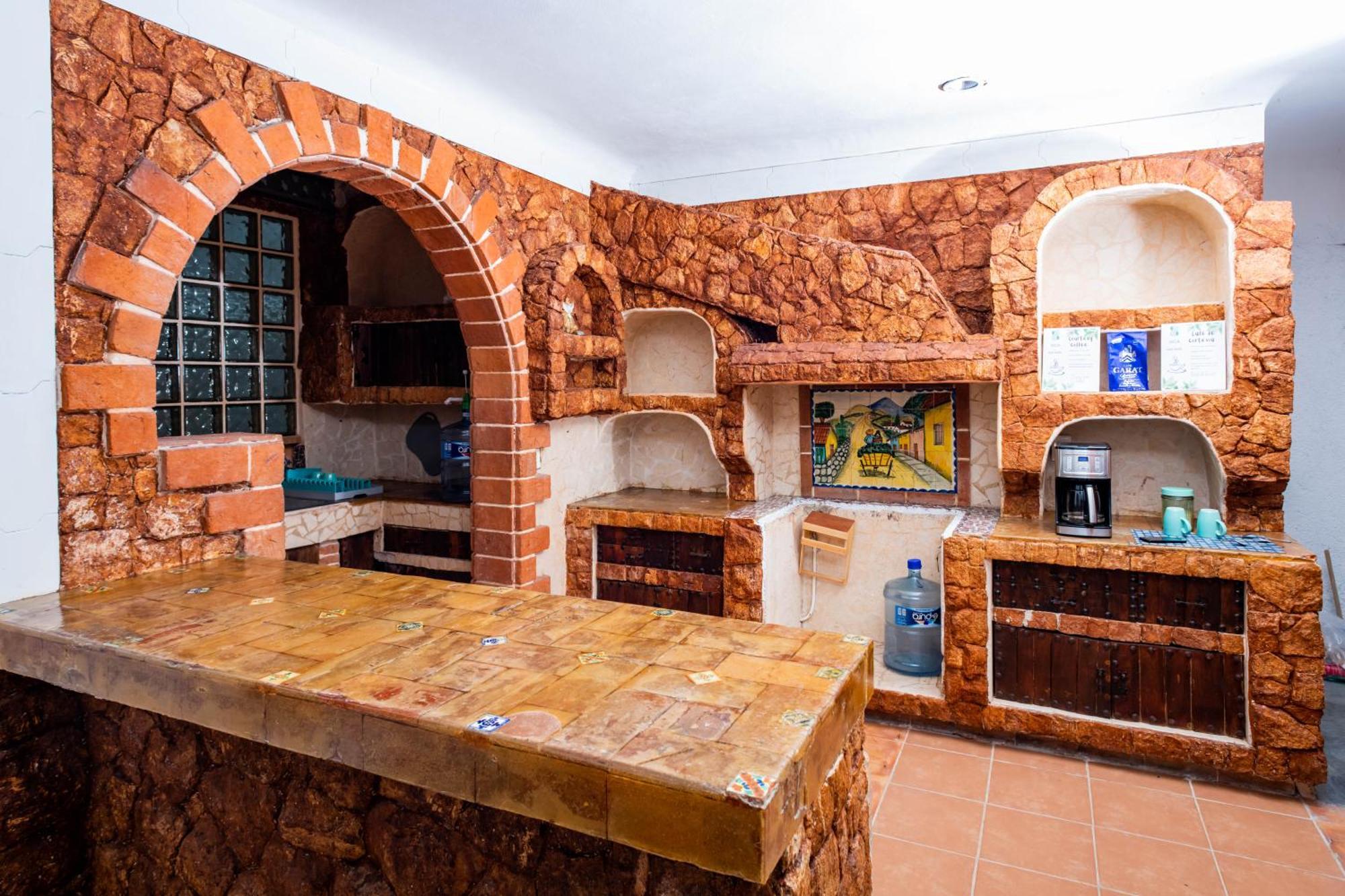 Vica Guest House Con Piscina En La Entrada De La Zona Hotelera Канкун Экстерьер фото