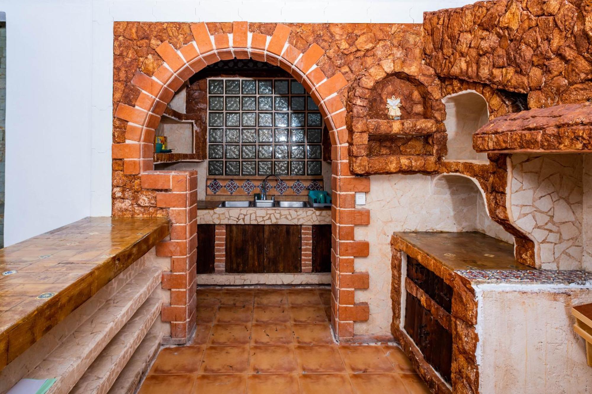 Vica Guest House Con Piscina En La Entrada De La Zona Hotelera Канкун Экстерьер фото